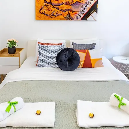 Sweet Studio With Art In The Heart Of Appartement *