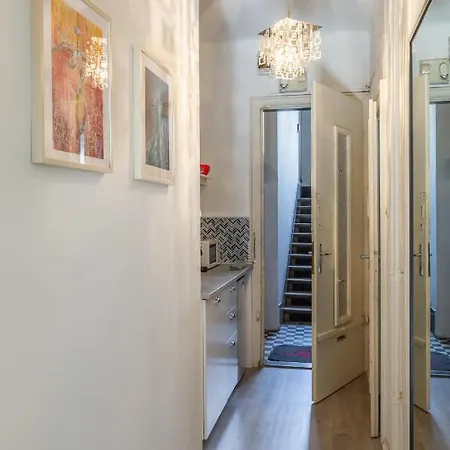 Sweet Studio With Art In The Heart Of * Budapest