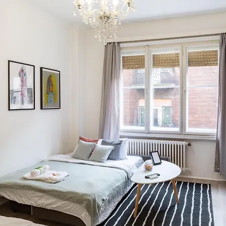 Sweet Studio With Art In The Heart Of Βουδαπέστη